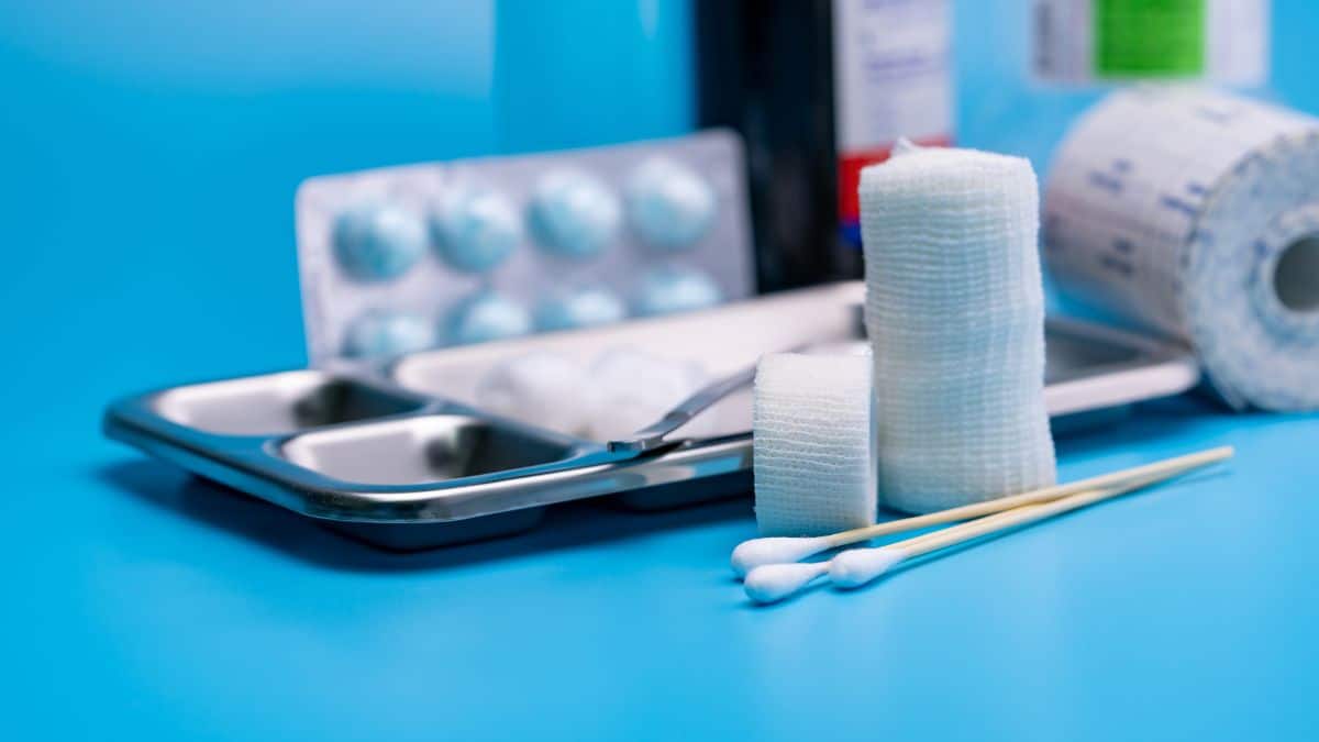 CURATIVOS E COBERTURAS NO TRATAMENTO DE FERIDAS