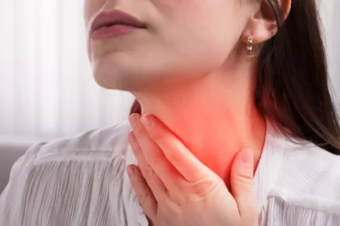 Quando sofremos mudanças bruscas de temperaturas, a garganta é a primeira parte de nosso corpo a ser afetada, podendo causar grande irritação e inflamação.