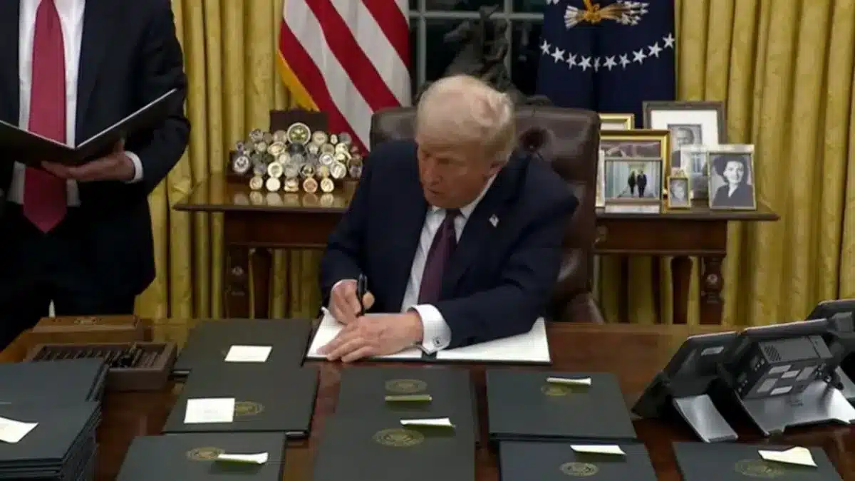Trump nega oposição dos EUA à resolução da OMS