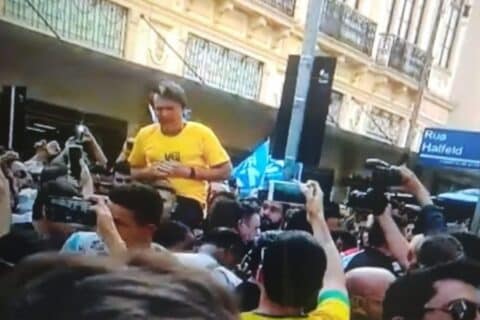 Bolsonaro é esfaqueado durante aparição publica