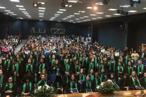 Coren-SP aproxima enfermeiros recém-formados do conselho