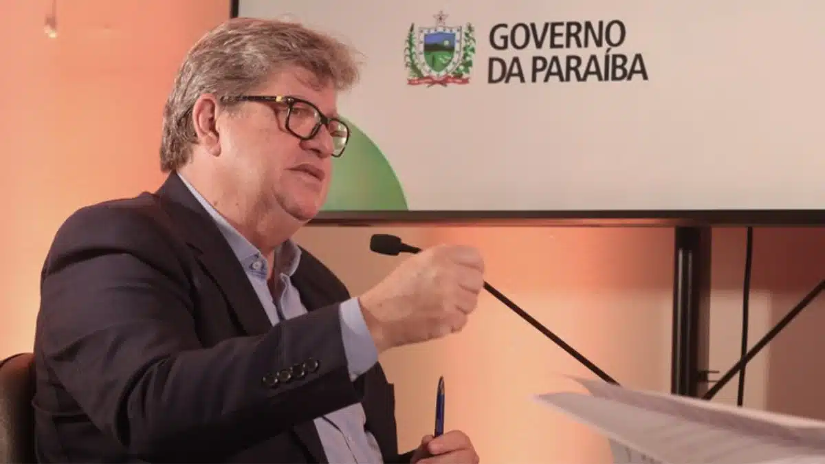 João Azevêdo (PSB), Governador do estado da Paraíba, anuncia que o Piso da Enfermagem será pago em fevereiro de 2023.