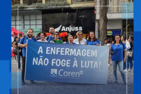 A Enfermagem não foge à luta é tema de manifestação em Curitiba