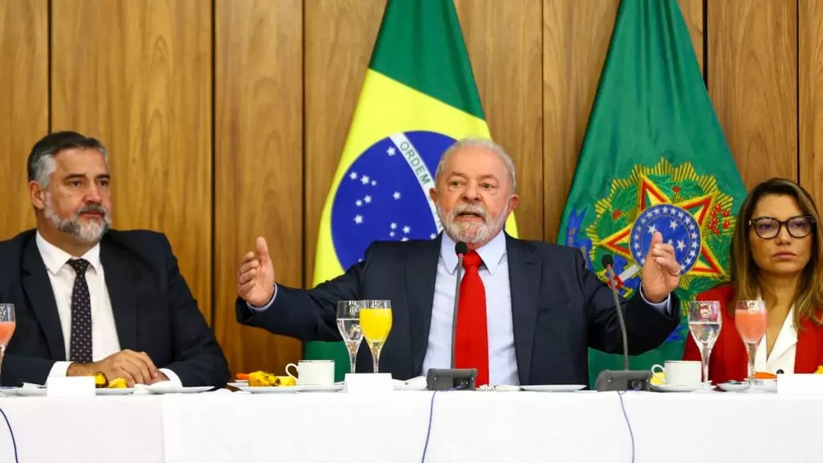 Lula vai assinar Medida Provisória do Piso da Enfermagem