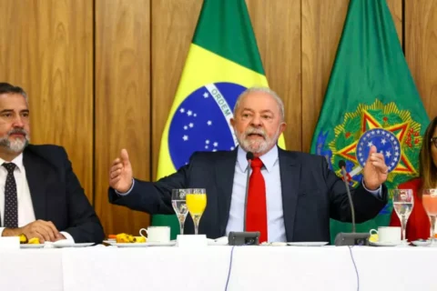 Lula vai assinar Medida Provisória do Piso da Enfermagem