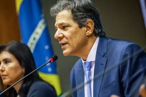 Fernando Haddad retira piso de enfermagem de nova regra fiscal