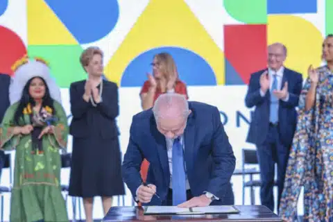 Presidente Lula pode assinar a qualquer momento MP do Piso da Enfermagem