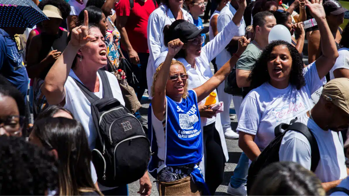 SEM PISO, SEM ENFERMAGEM, é o lema da Greve no Rio de Janeiro que acontece hoje