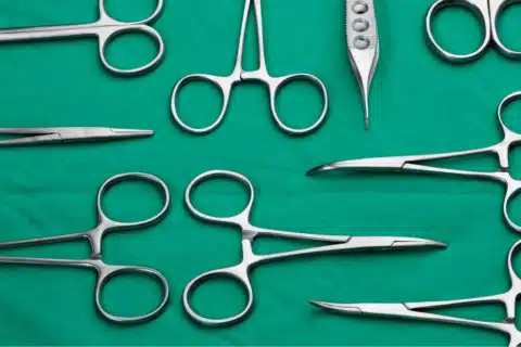 O processo de limpeza e desinfecção de materiais na CME