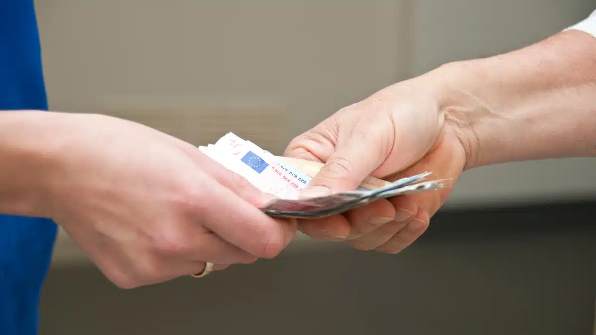 Piso da Enfermagem ainda não será obrigatório no setor privado