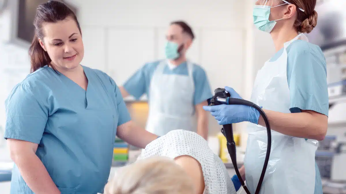 Proctologista - médico especialista