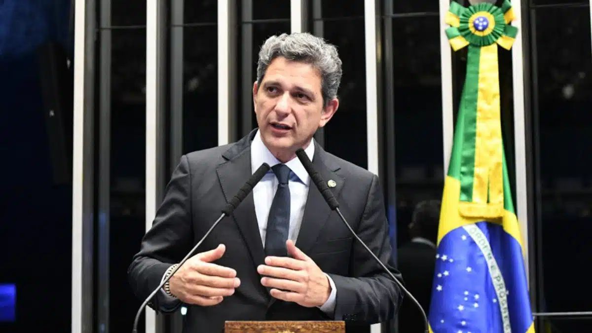 Rogério Carvalho e o Cofen debatem desafios da enfermagem e a luta pelo Piso Salarial