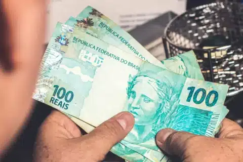 Estado da Bahia recebe R$ 670 milhões para pagamento do Piso Nacional da Enfermagem