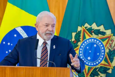 Lula prometeu à enfermagem e cumpriu sua promessa
