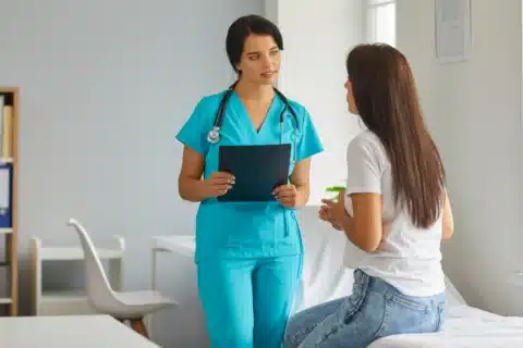 Enfermeiro pode assumir vaga de emprego ou Concurso Público para Técnico em Enfermagem?