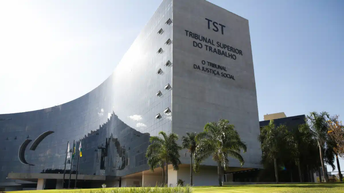 Nova Proposta para o Piso Salarial da Enfermagem é Apresentada ao TST