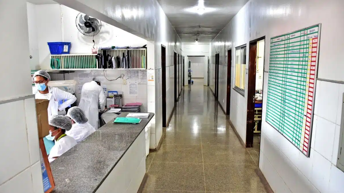 Atrasos de pagamento levam terceirizados da Saúde em São Luís a ameaçarem greve