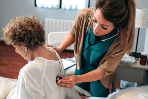 Como realizar a ausculta pulmonar e identificar sons anormais
