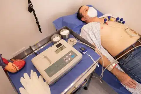 Papel do enfermeiro na realização e interpretação do ECG
