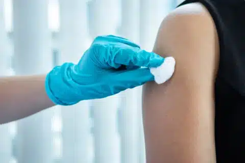 Técnica de aspiração na administração de vacinas: Atualizações e recomendações