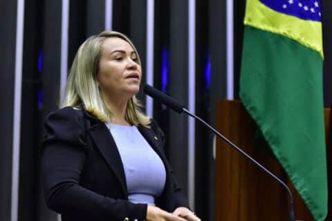Enfermeira Ana Paula assume mandato como Deputada Federal