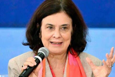 Ministra da Saúde anuncia ações inovadoras para o combate à dengue em visita a Belo Horizonte