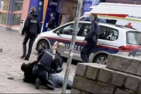 Ataque com faca em Villach mata menino de 14 anos e deixa 4 feridos na Áustria