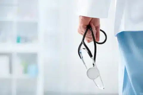 Crise-na-Saúde-40_-dos-médicos-sofrem-com-problemas-mentais-no-Brasil