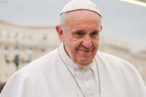 Crise respiratória do Papa Francisco entenda o episódio de broncoespasmo que agravou seu estado de saúde