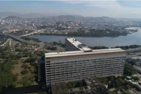 Elevador-despenca-no-Hospital-do-Fundão-e-assusta-funcionários-e-pacientes