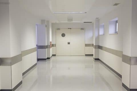 Hospital de Base do DF inova ao oferecer tratamento cardíaco minimamente invasivo no SUS