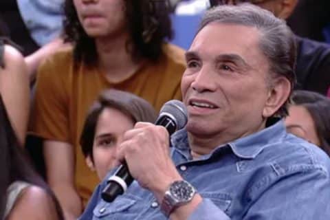 Dedé Santana, aos 88 anos, é internado em hospital no Rio com complicações renais