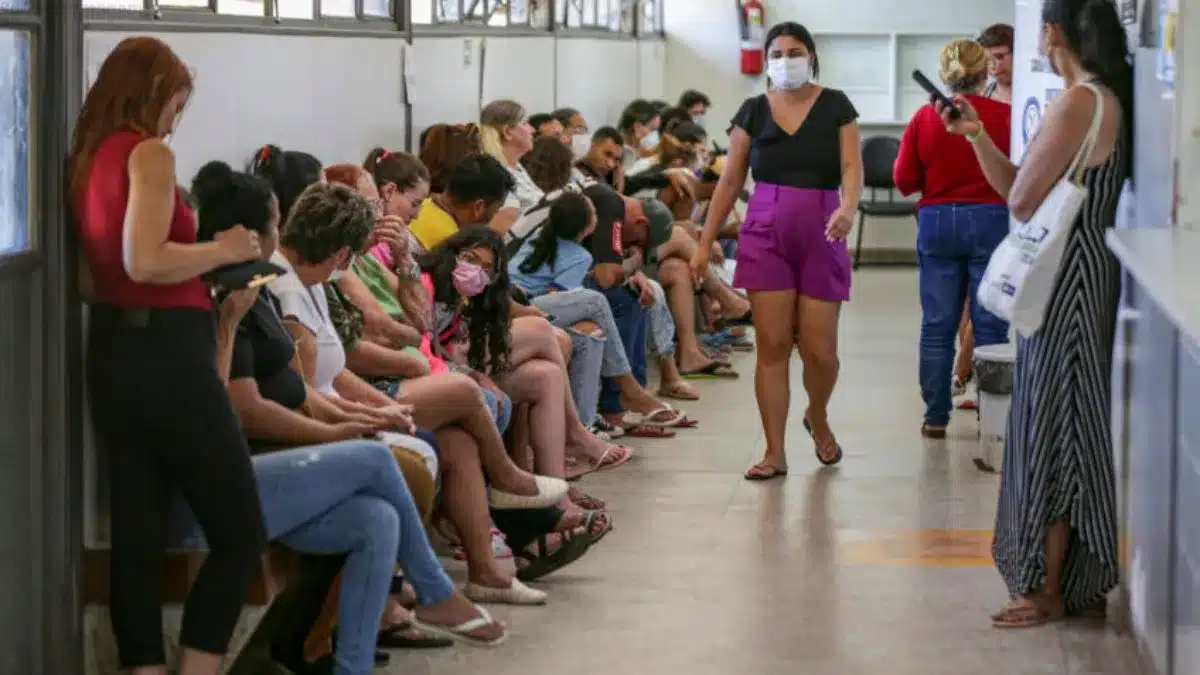 Explosão das clínicas populares: setor cresce 200% em 12 anos e se torna alternativa à Saúde Pública