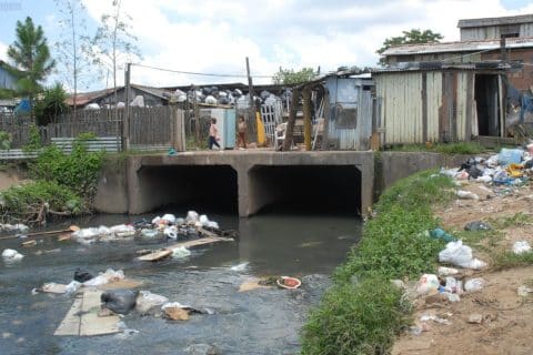 Falta de saneamento básico levou a 344 mil internações no SUS em 2024