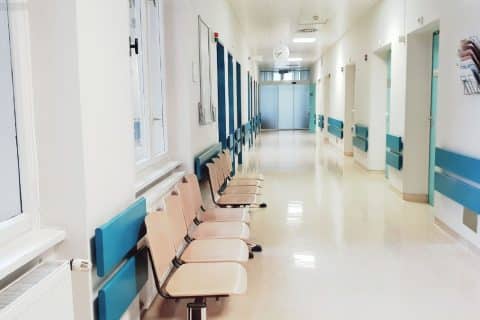Fila de espera no SUS bate recorde e pacientes aguardam até 634 dias por cirurgia
