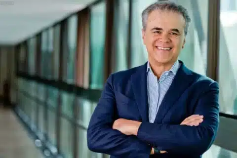 Henrique Salvador é empossado como imortal na Academia Nacional de Medicina