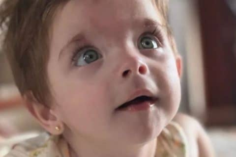 Descoberta inesperada diagnóstico de doença rara em bebê surge após morte de príncipe europeu