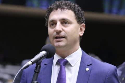 Projeto de Lei propõe reconhecimento da esclerose múltipla como deficiência e cria programa nacional de apoio aos pacientes