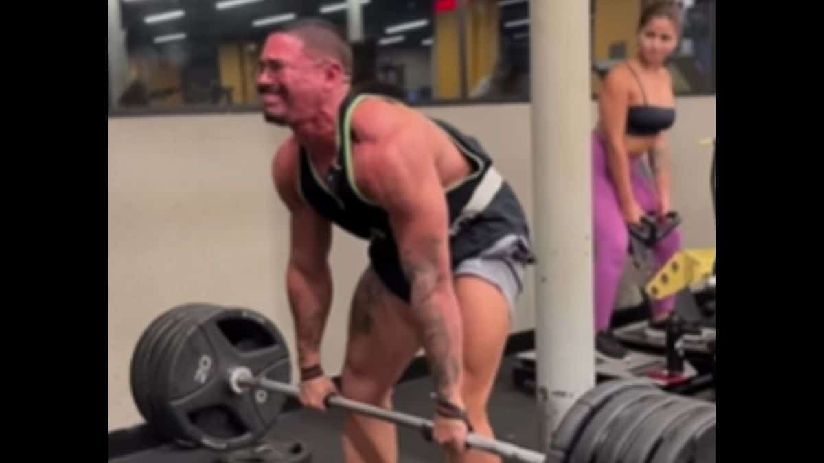 Atleta surpreende ao sangrar pelo rosto durante treino pesado e vídeo viraliza nas redes
