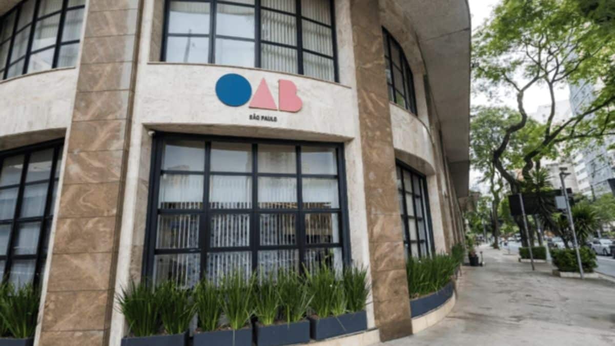 Planos de saúde preferem pagar multa a cumprir decisões judiciais, diz OAB