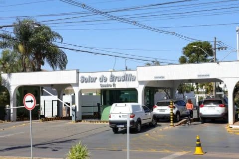 Bolsonaro passa por exames e deixa hospital após 5 horas