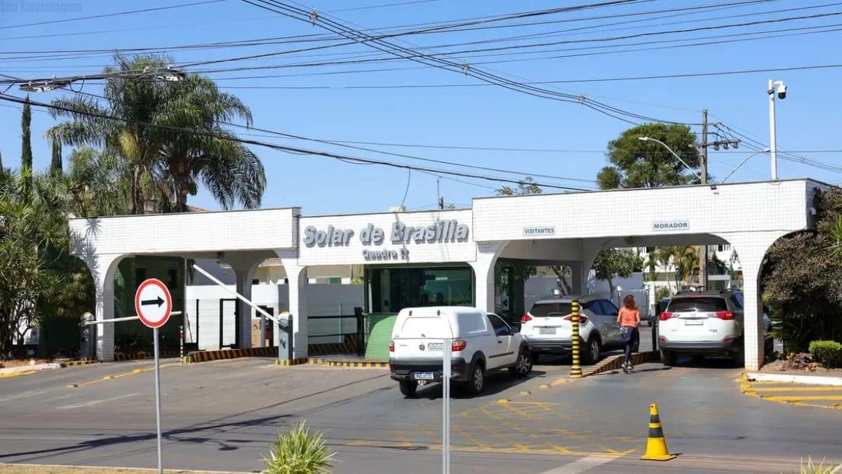 Bolsonaro passa por exames e deixa hospital após 5 horas