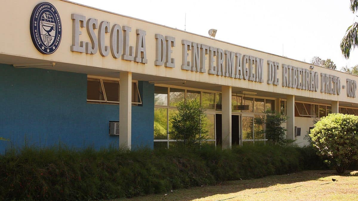 Fundação da Escola de Enfermagem de Ribeirão Preto – 2 de agosto de 1953