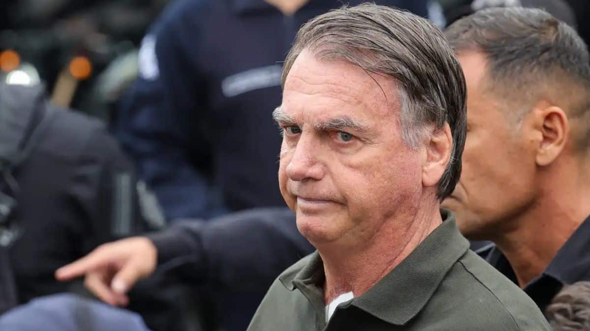 Bolsonaro é diagnosticado com câncer de pele em fase inicial