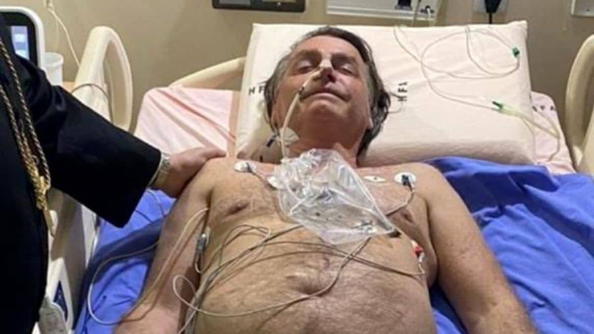Bolsonaro é levado ao hospital visivelmente abatido: o que se sabe