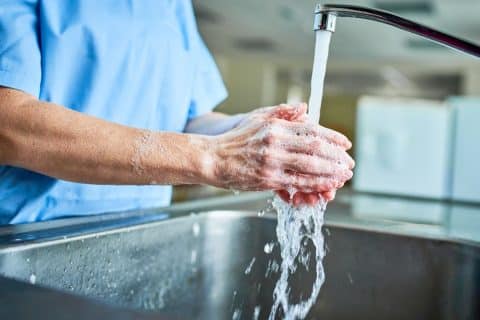 Higiene das Mãos e Ignaz Semmelweis (1847): o nascimento da prevenção de infecções hospitalares