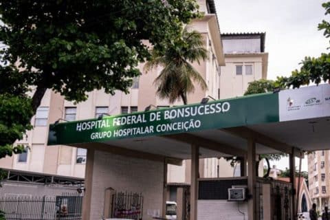 Tiroteio deixa trabalhadora ferida a caminho do hospital em Bonsucesso