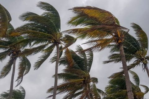 Furacão Melissa: Um dos Mais Fortes da História do Atlântico Atinge o Caribe com Fúria Catastrófica