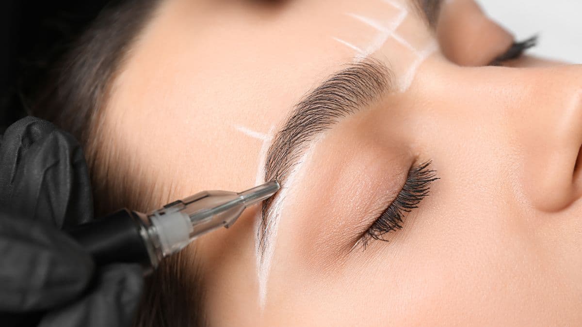 Microblading: a tendência das sobrancelhas perfeitas que pode trazer riscos à saúde