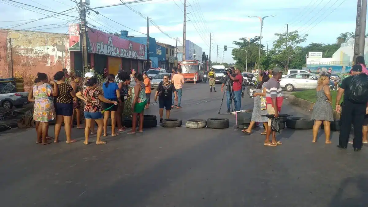 Protestos e tensão marcam a manhã em São Luís moradores bloqueiam Avenida 1 na Cidade Olímpica